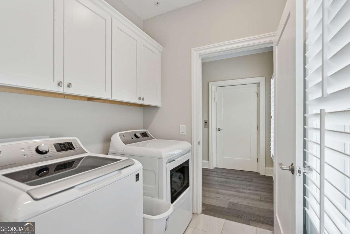 8255 Main Street Woodstock - 28