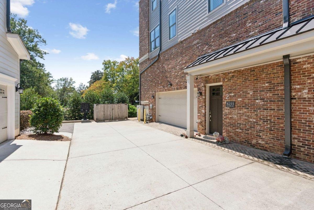 8255 Main Street Woodstock - 33