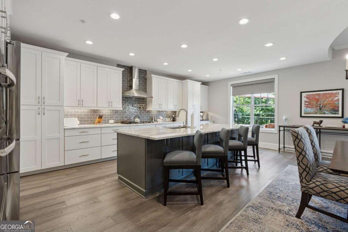 8255 Main Street Woodstock - 4