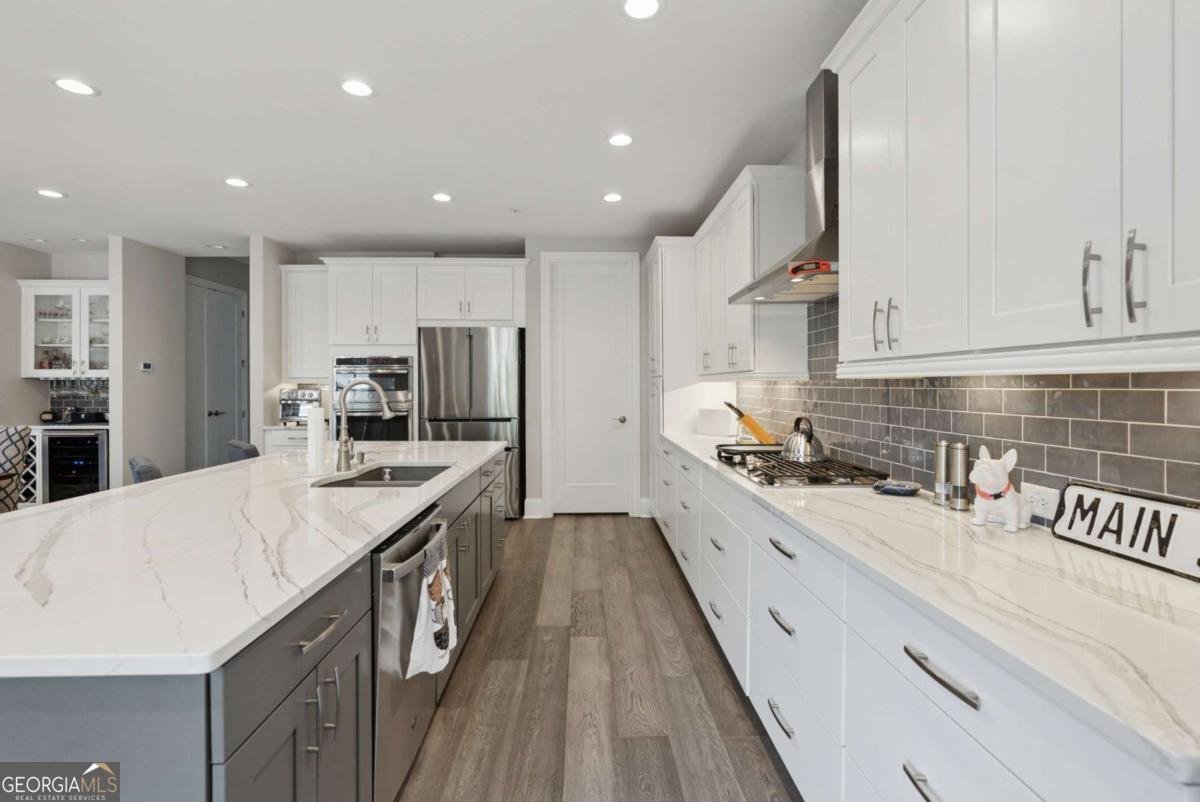 8255 Main Street Woodstock - 7