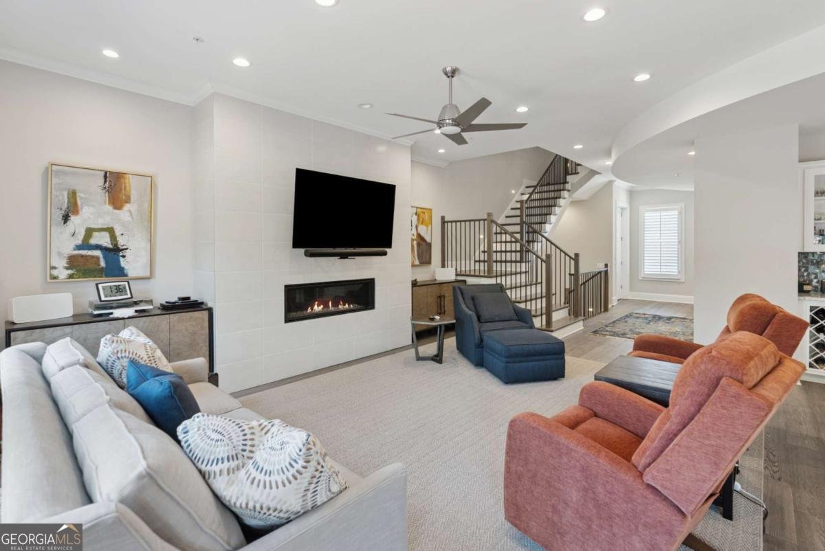 8255 Main Street Woodstock - 8