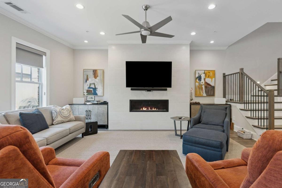 8255 Main Street Woodstock - 9