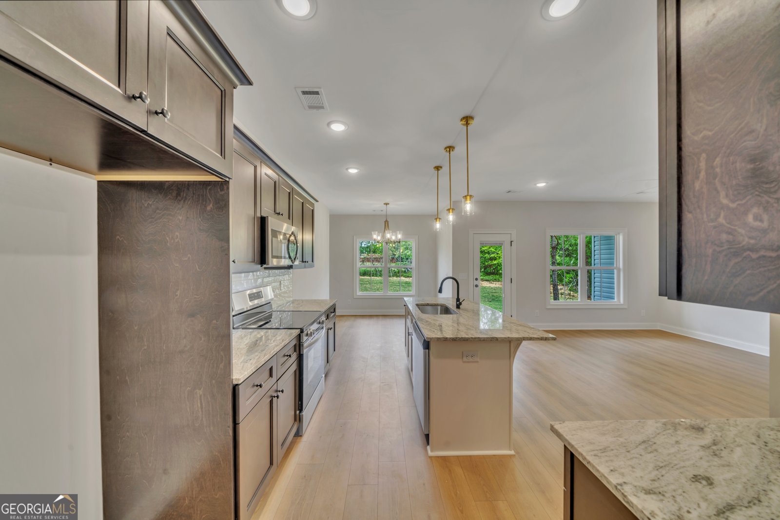 218 Valencia Circle Centerville - 15