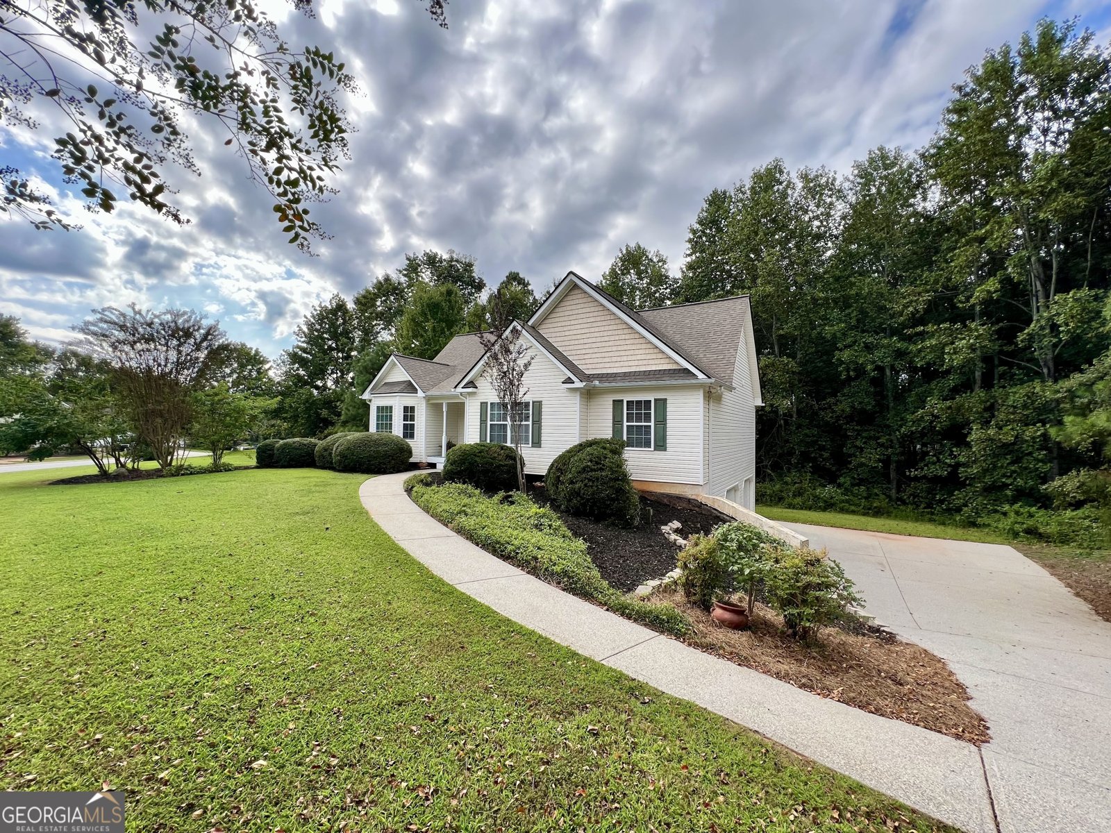 113 Nelson Ridge Drive Ball Ground - 32