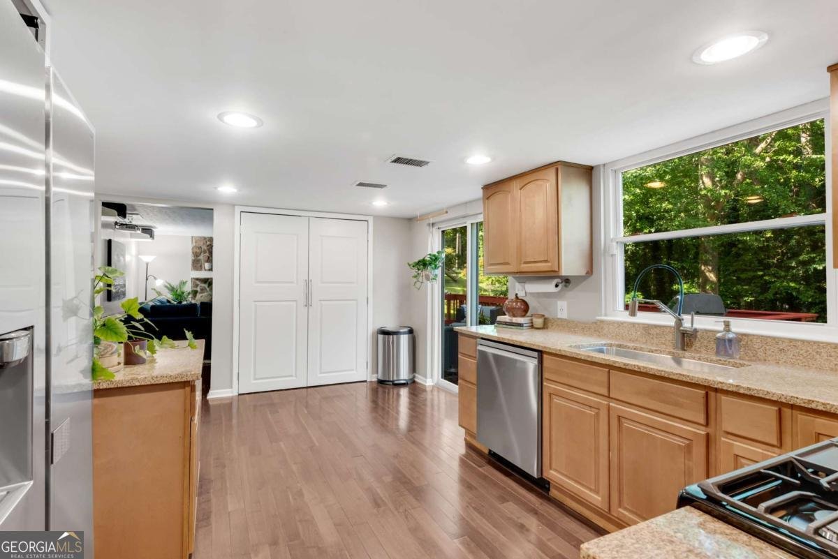 500 Barrington Drive Roswell - 2