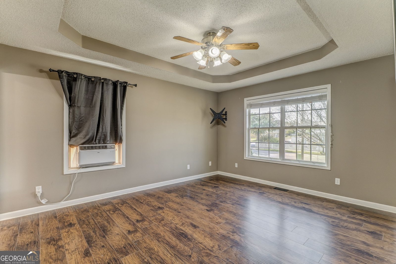 6 OAK Street Aragon - 16