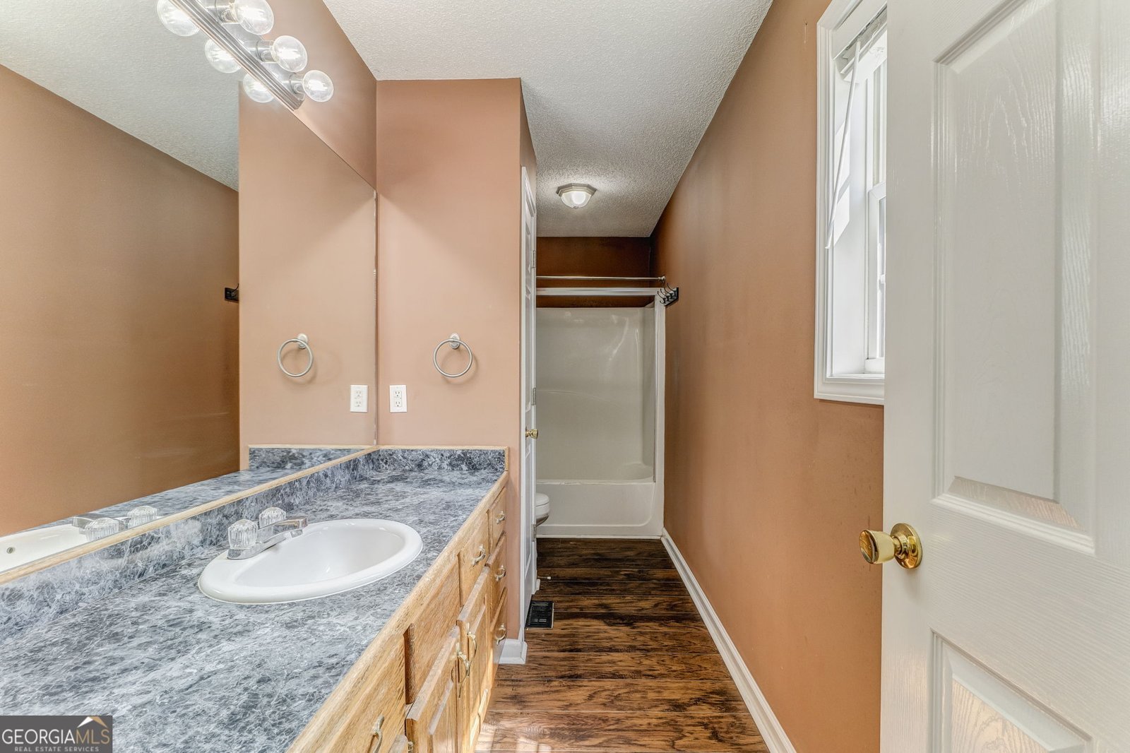 6 OAK Street Aragon - 18
