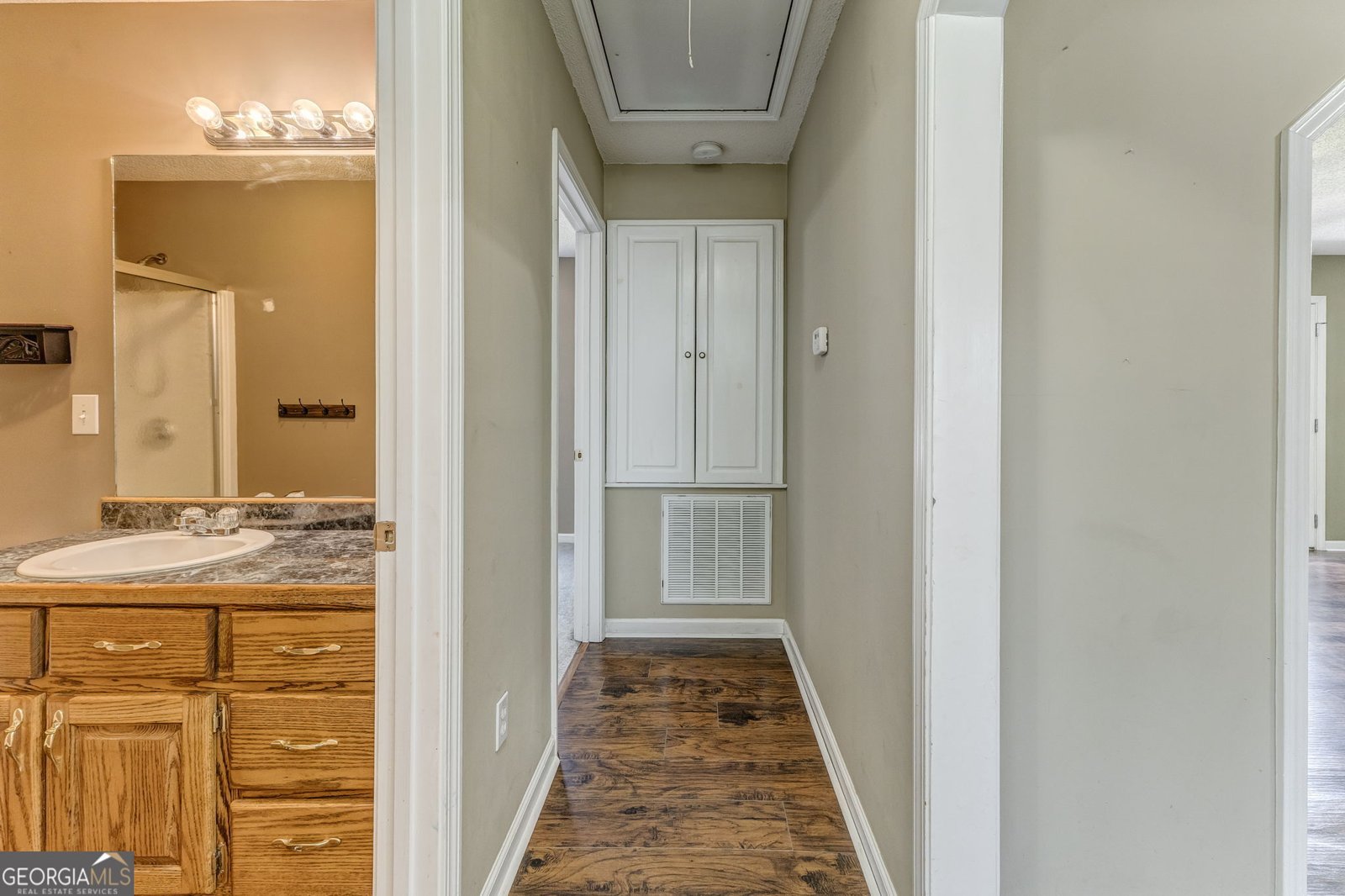 6 OAK Street Aragon - 25