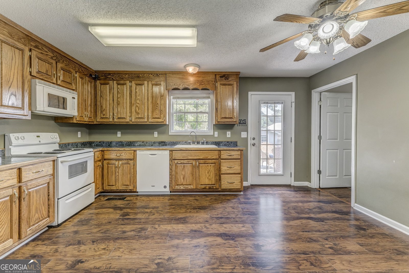 6 OAK Street Aragon - 8