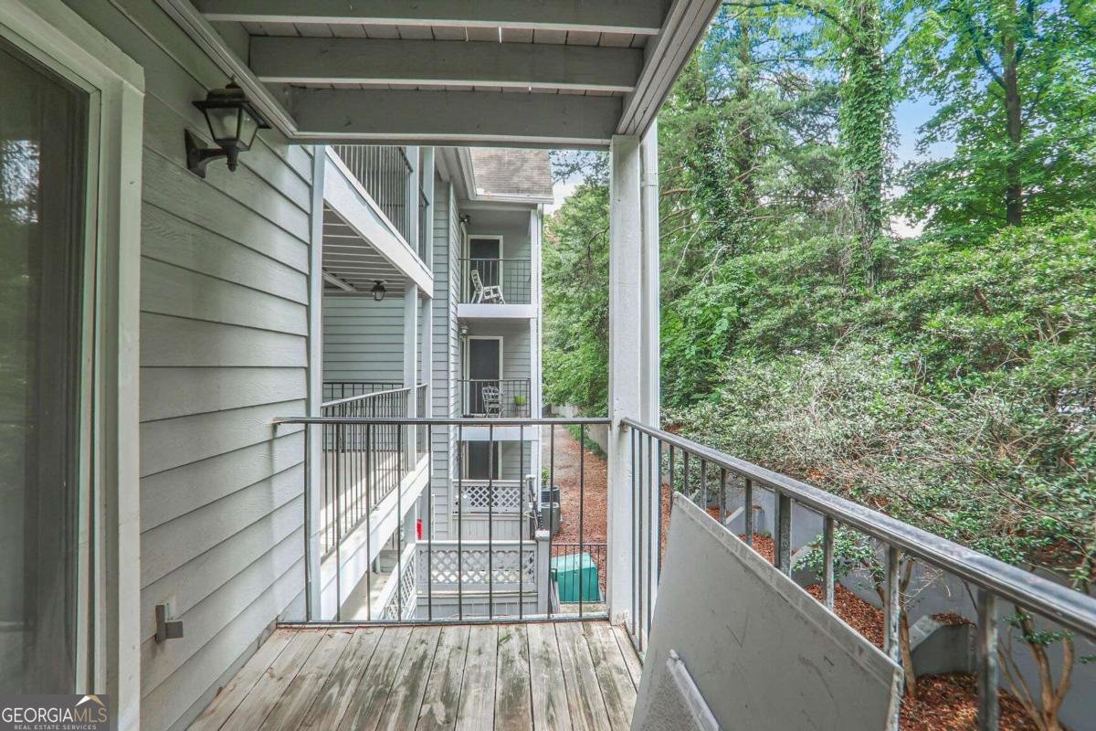 432 Granville Court Sandy Springs - 17