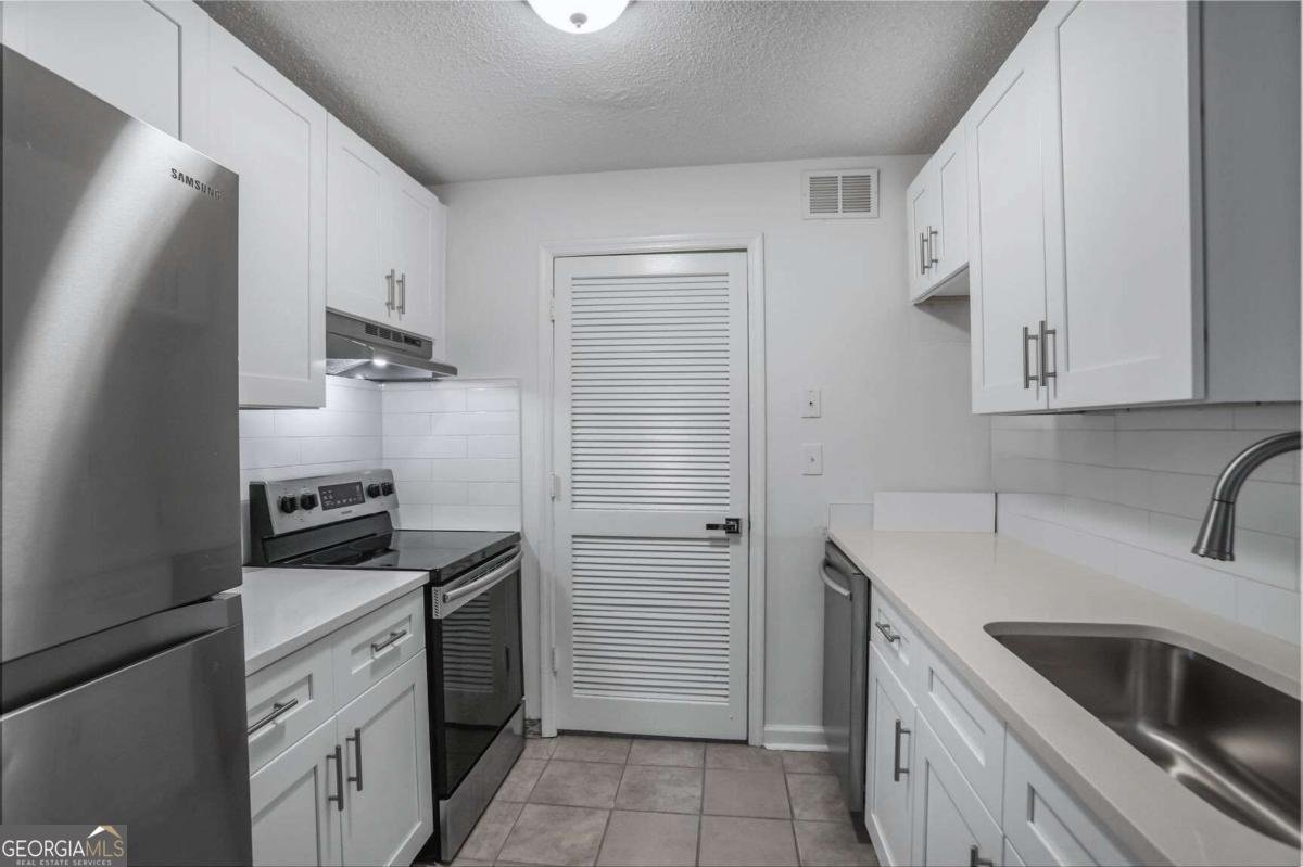 432 Granville Court Sandy Springs - 2