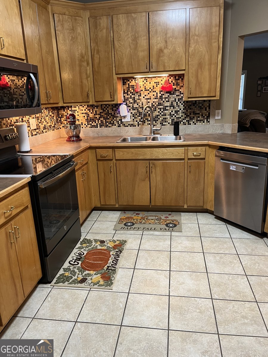 604 Farris Boulevard Manchester - 10