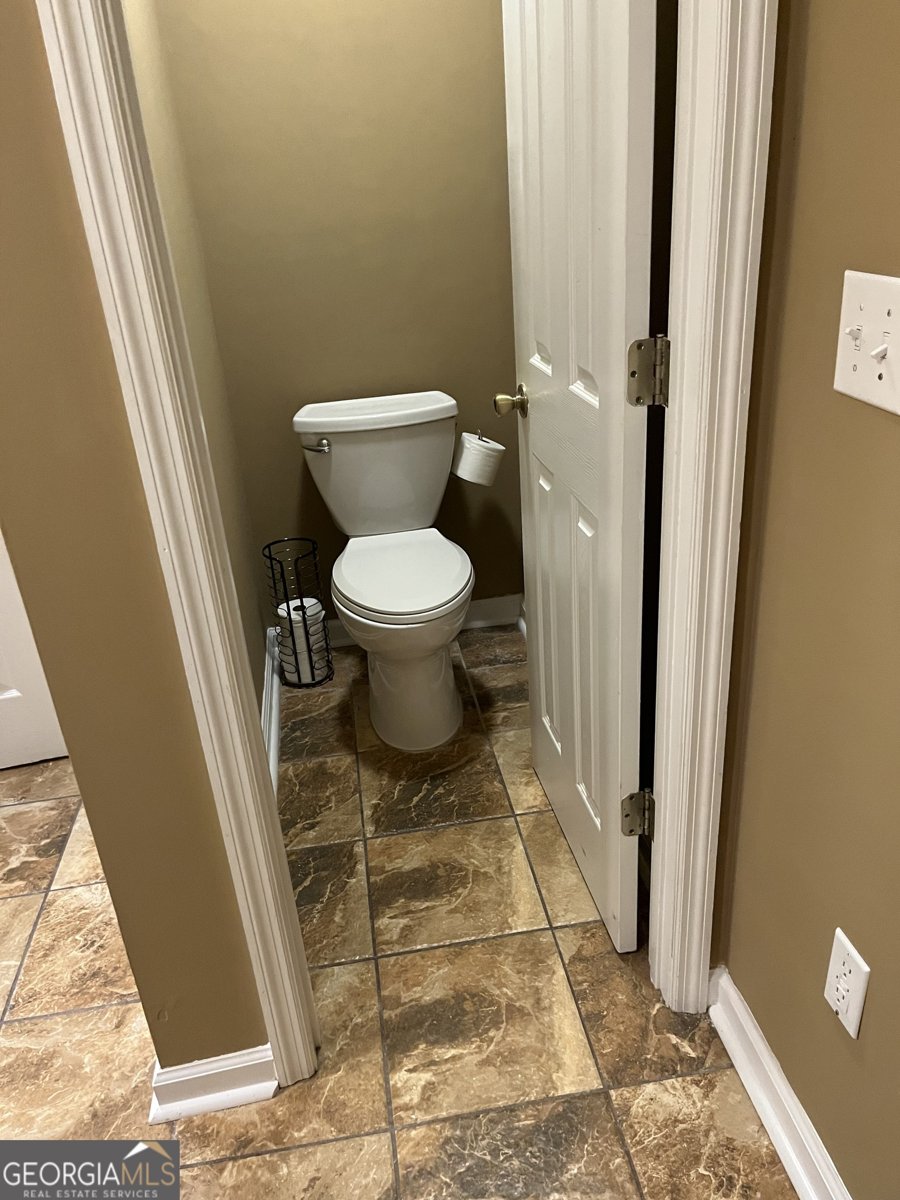 604 Farris Boulevard Manchester - 13