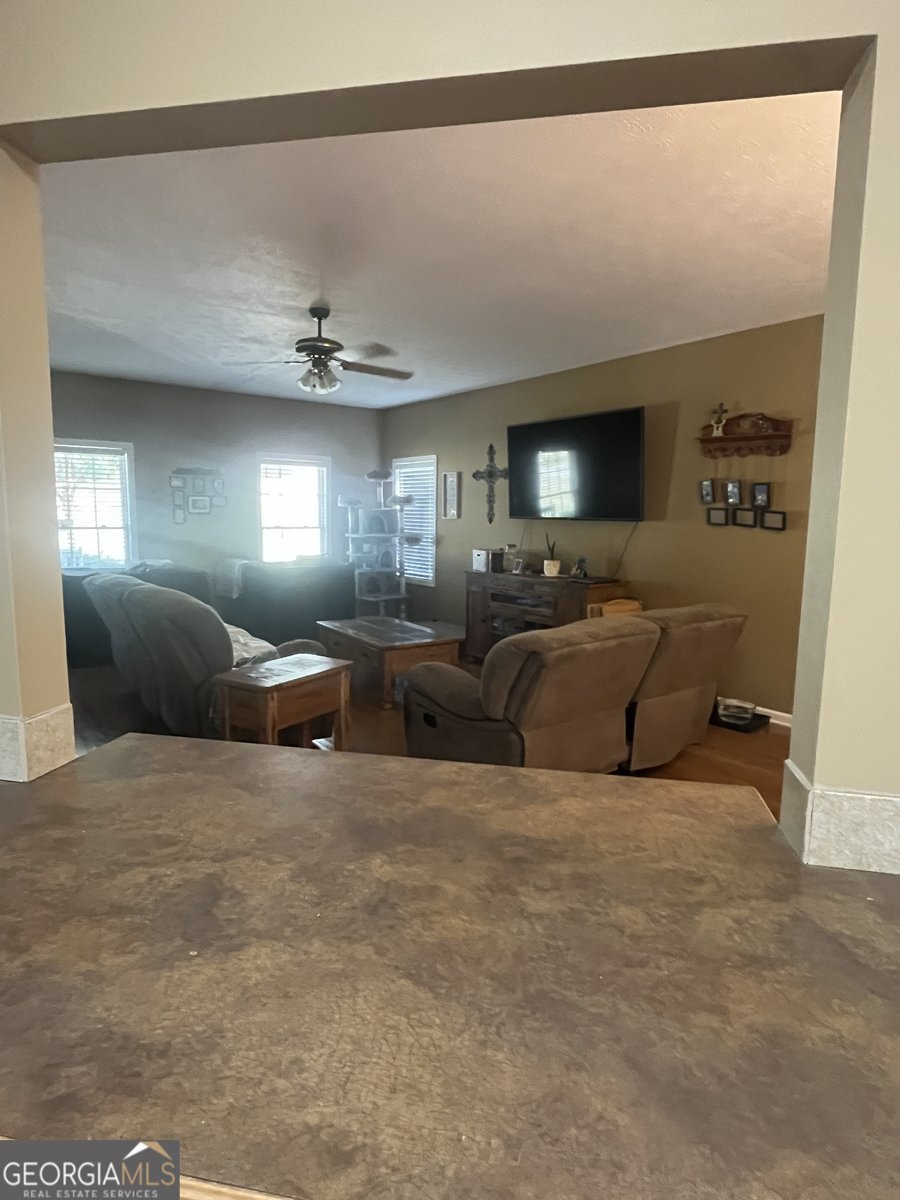 604 Farris Boulevard Manchester - 5