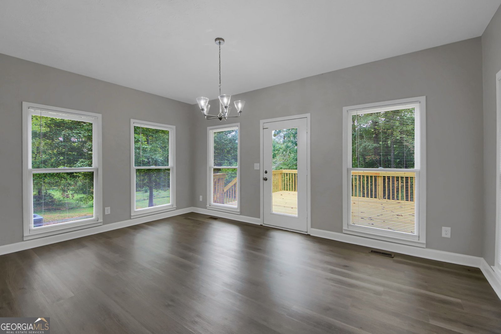 135 LITTLE HAYNES Drive Loganville - 8