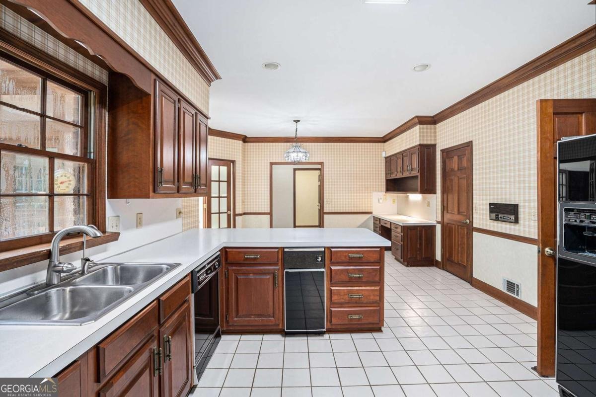 355 Aldenshire Place Atlanta - 9