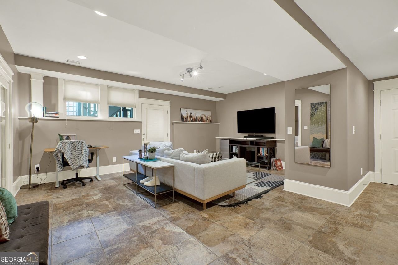223 AVERY Street Decatur - 57
