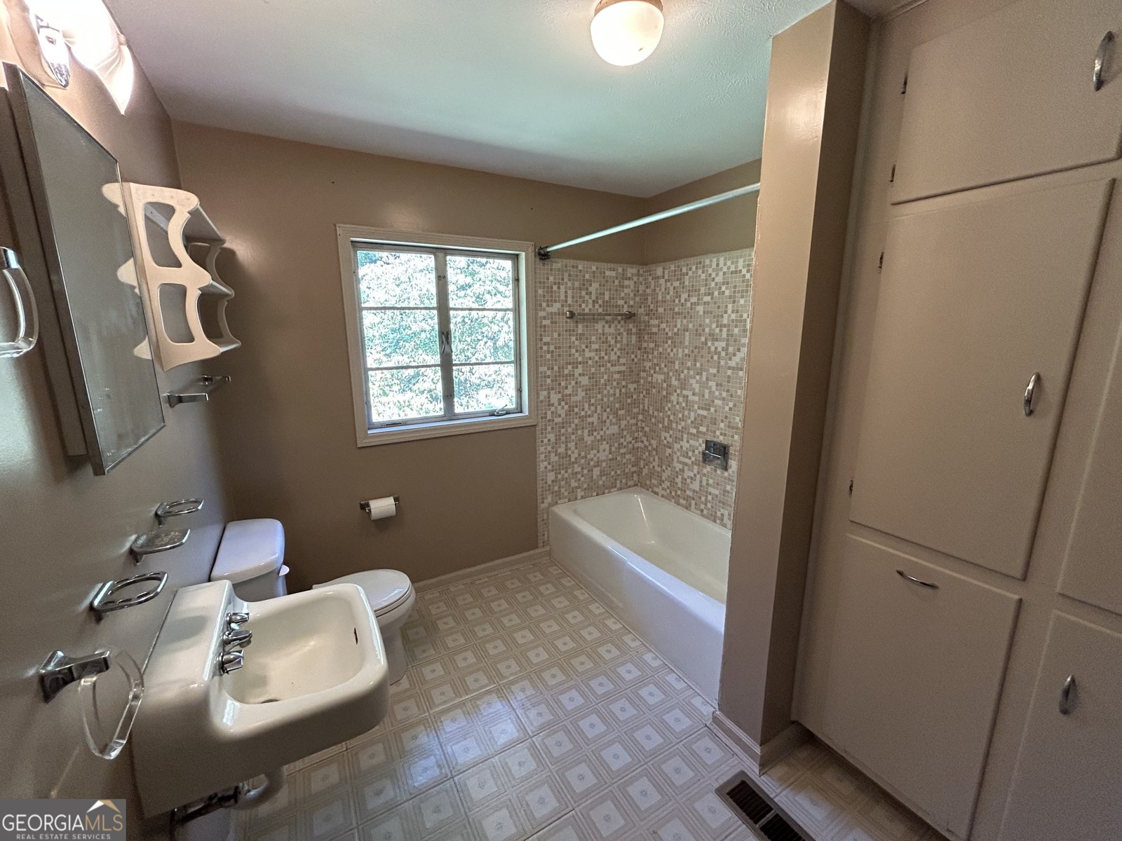 609 Cherokee Road Lagrange - 32