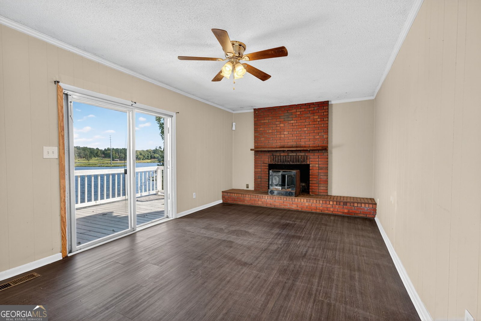 137 Lakeview Drive Ivey - 1