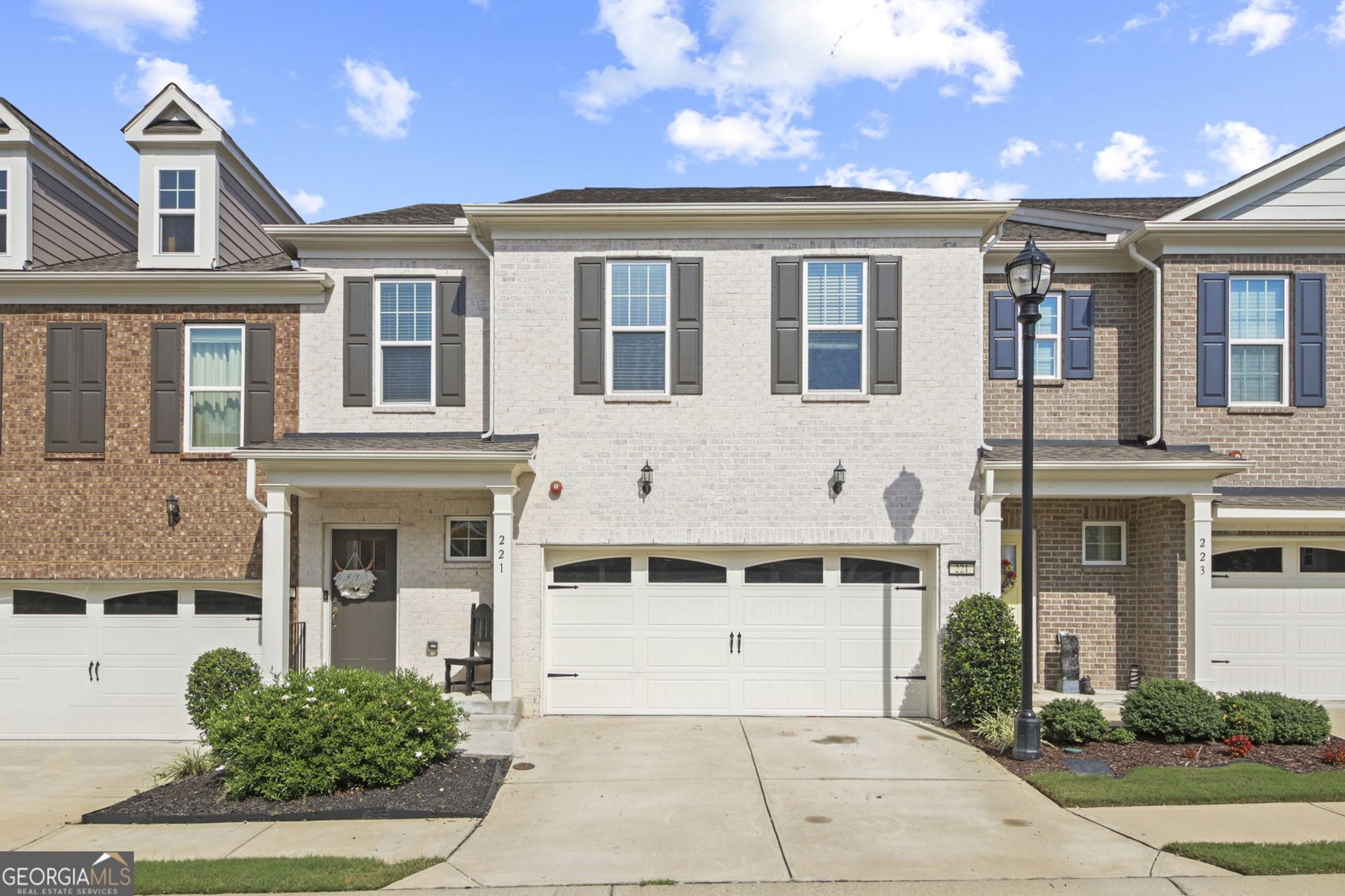 221 Ellis Lane Woodstock - 1