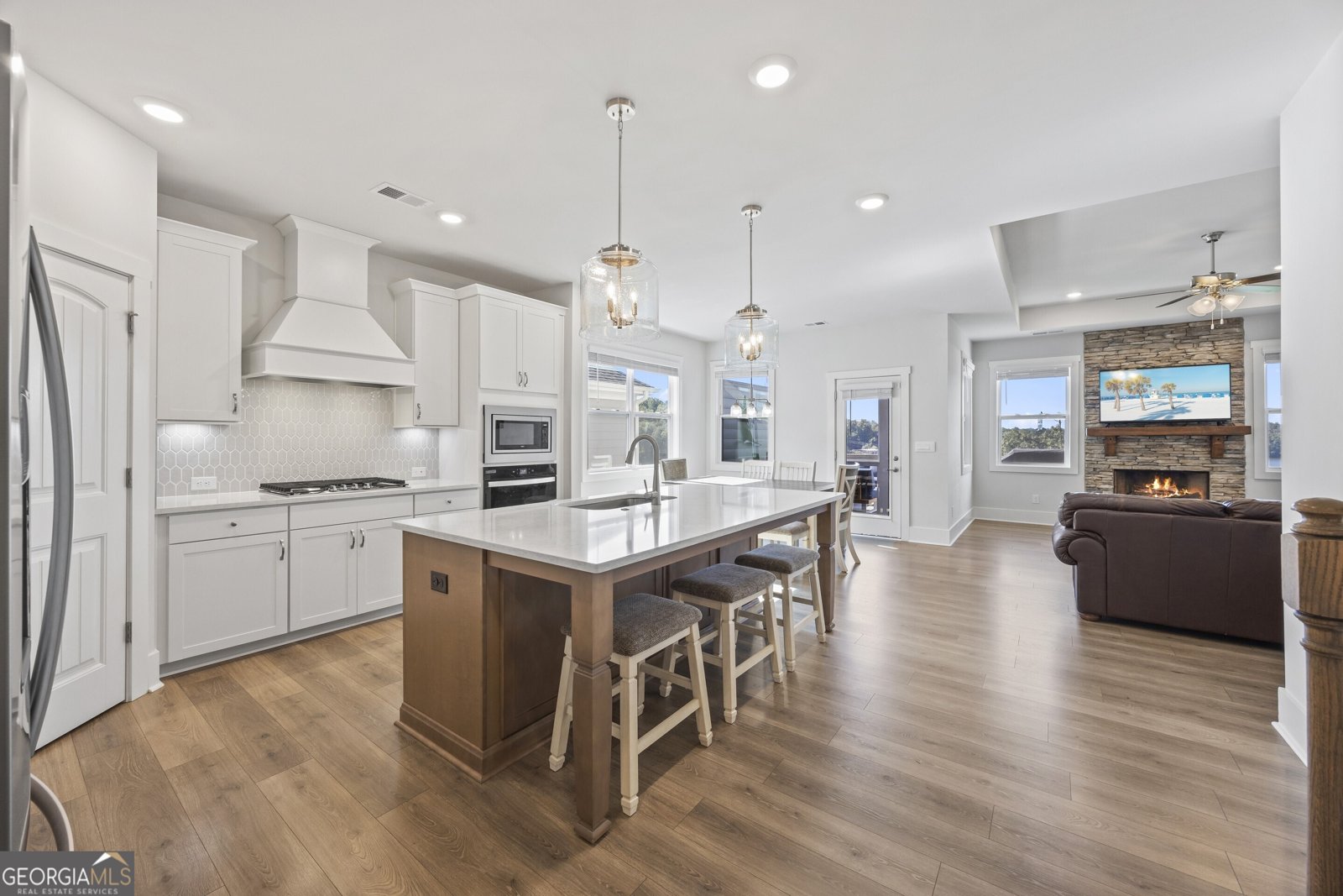 3431 Big View Road Gainesville - 22