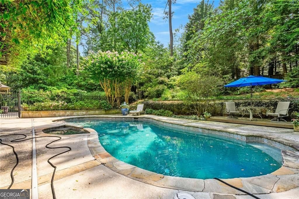 760 Weatherly Lane Atlanta - 35