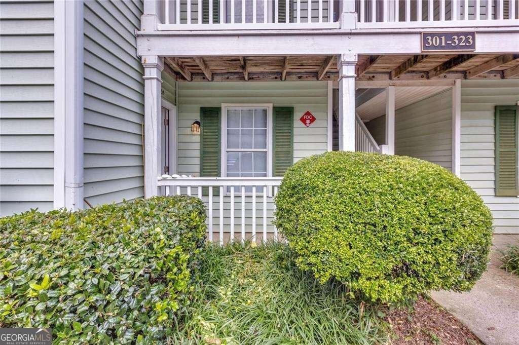 301 Cobblestone Trail Avondale Estates - 2