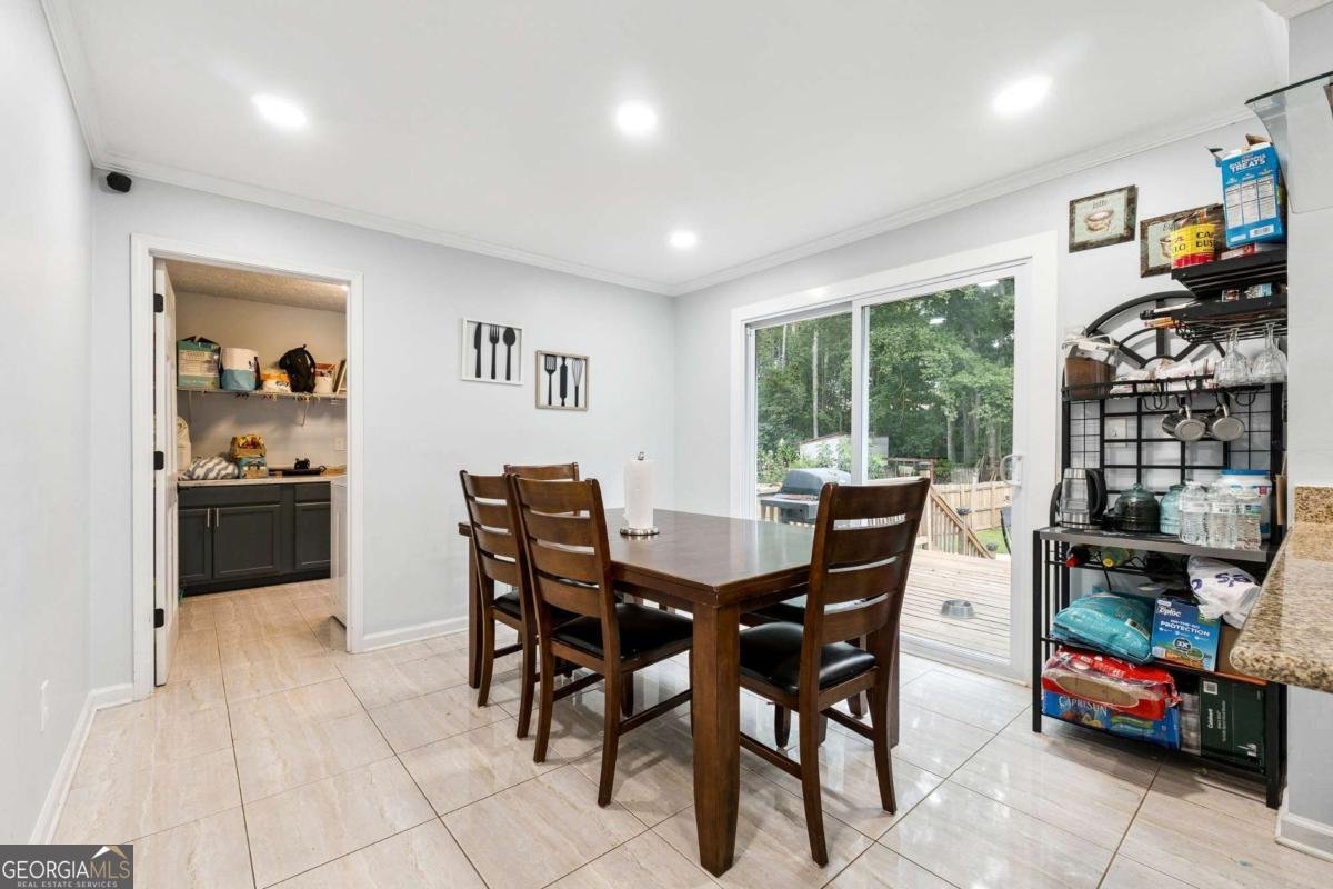 1118 Saybrook Circle Lilburn - 11