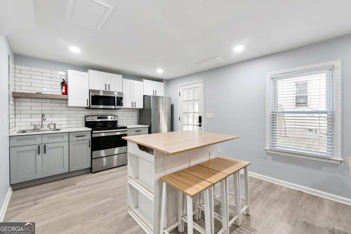 1118 Saybrook Circle Lilburn - 33
