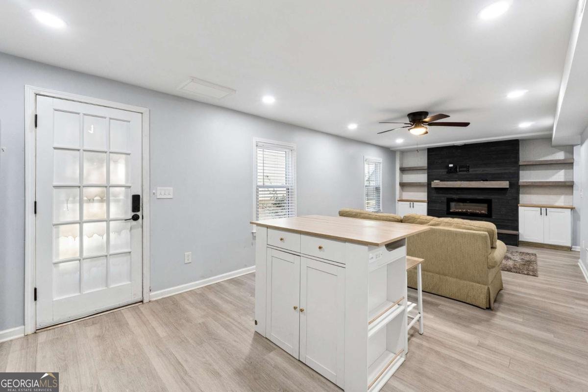 1118 Saybrook Circle Lilburn - 34