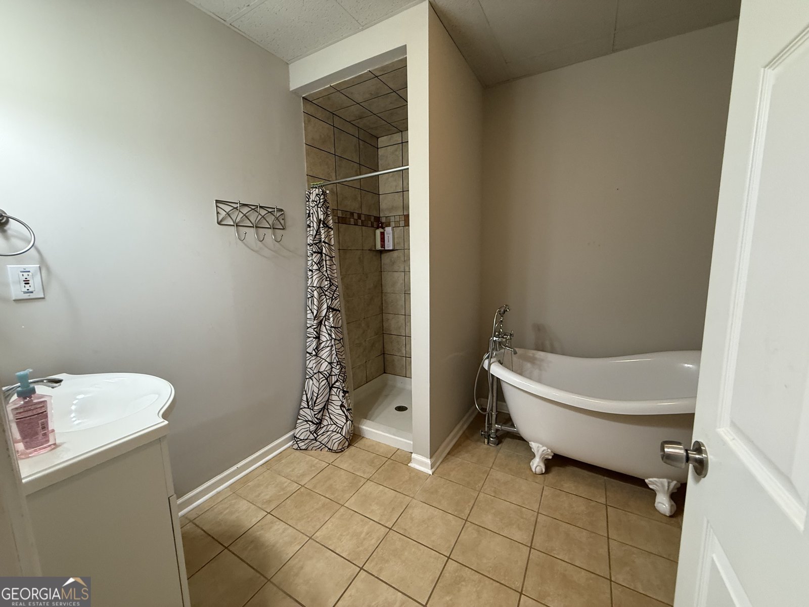 760 Singley Drive Locust Grove - 41