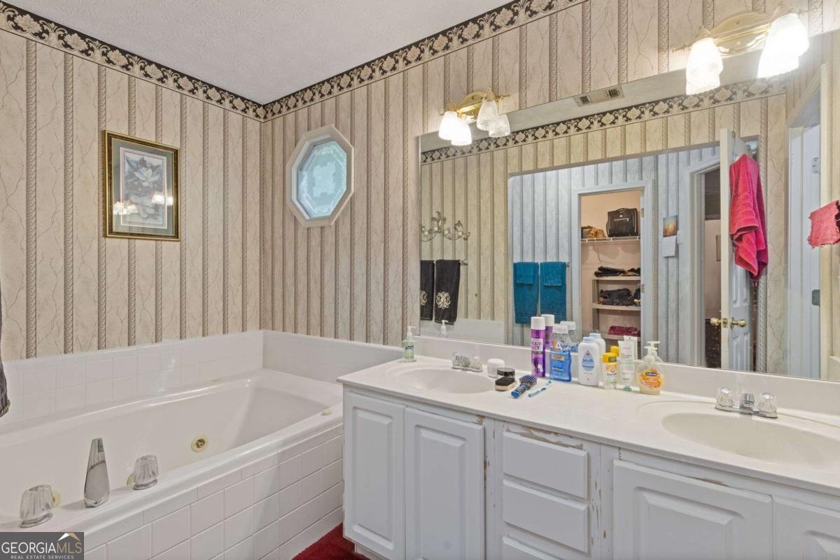 8345 Shadow Creek Drive Bethlehem - 17