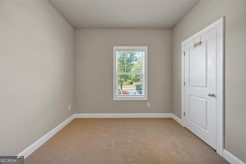 703 STATELY Drive Woodstock - 19