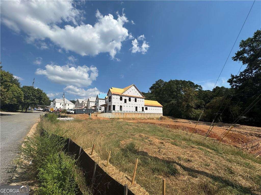 212 Suwanee Avenue Suwanee - 15