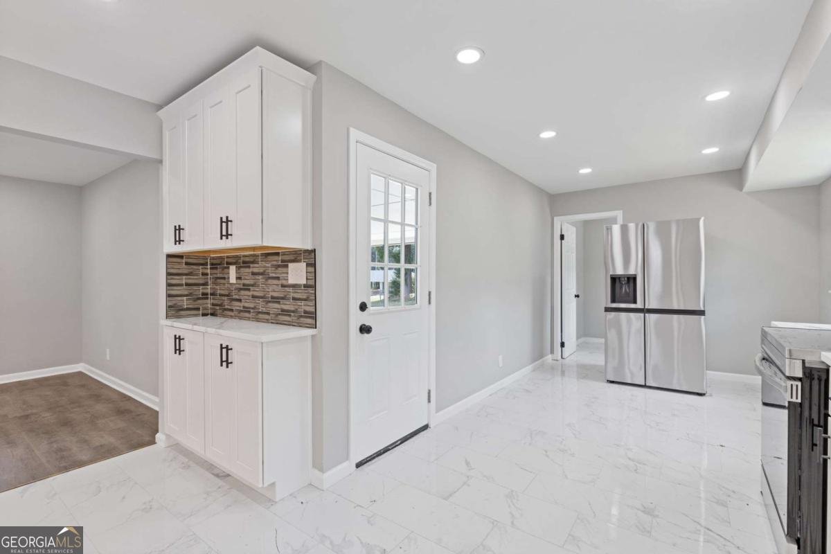 551 Briggs Circle Lilburn - 12