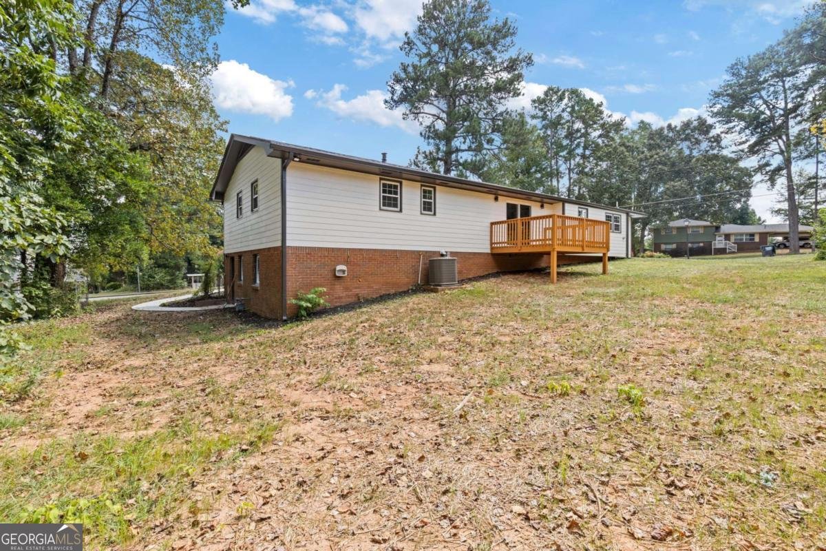 551 Briggs Circle Lilburn - 34