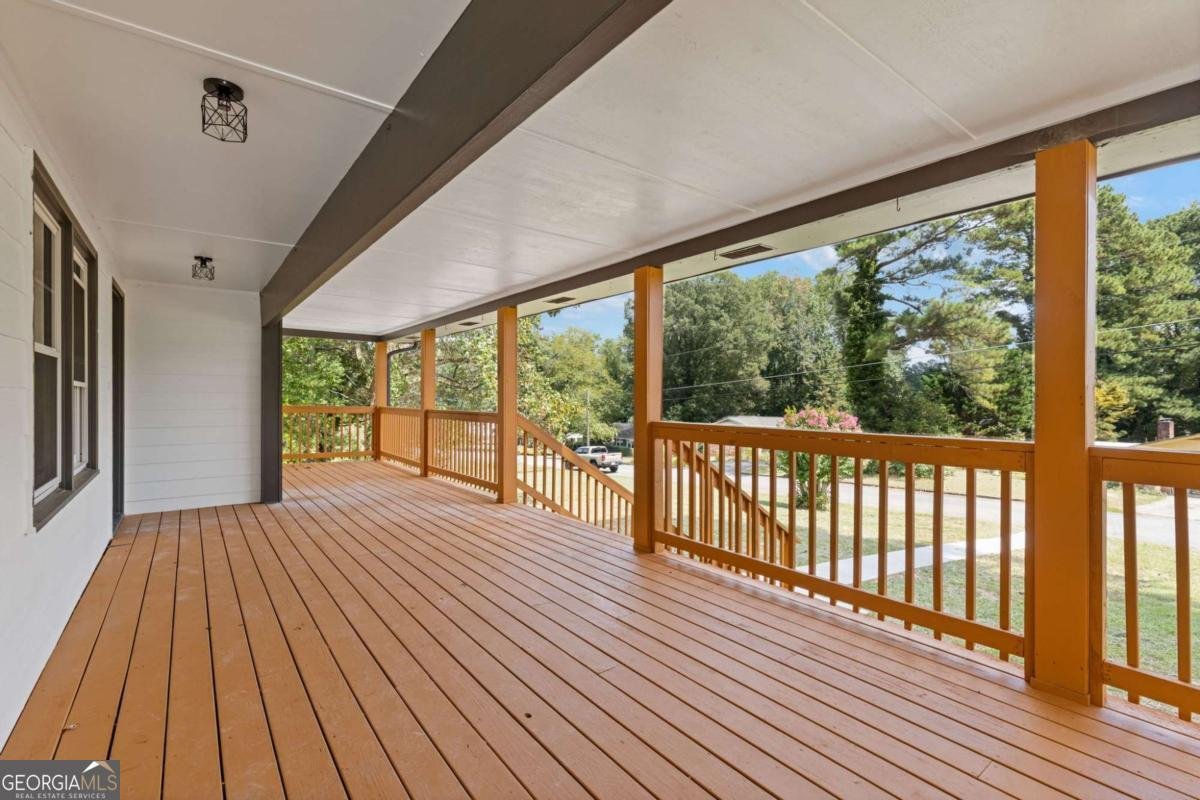 551 Briggs Circle Lilburn - 6