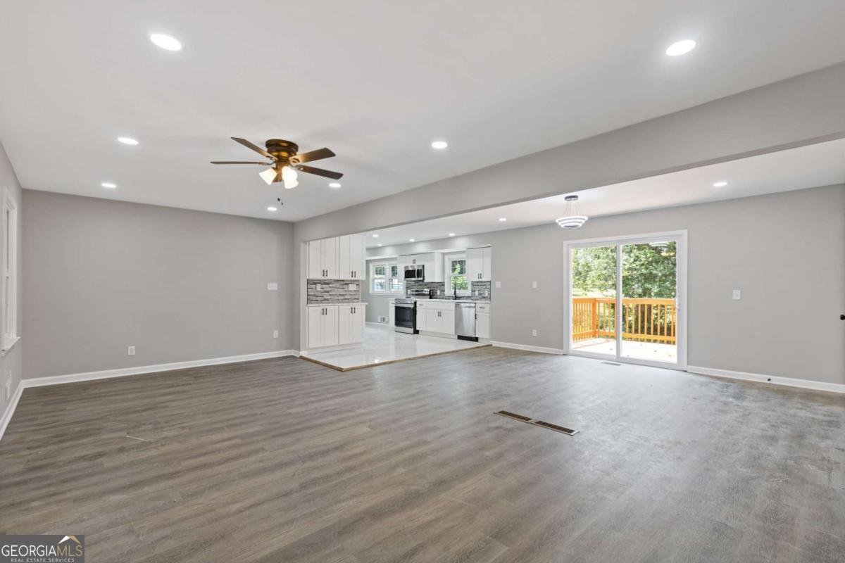 551 Briggs Circle Lilburn - 8