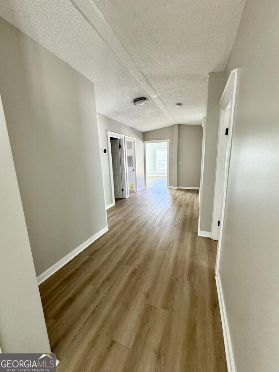 525 Horsefly Road Portal - 11