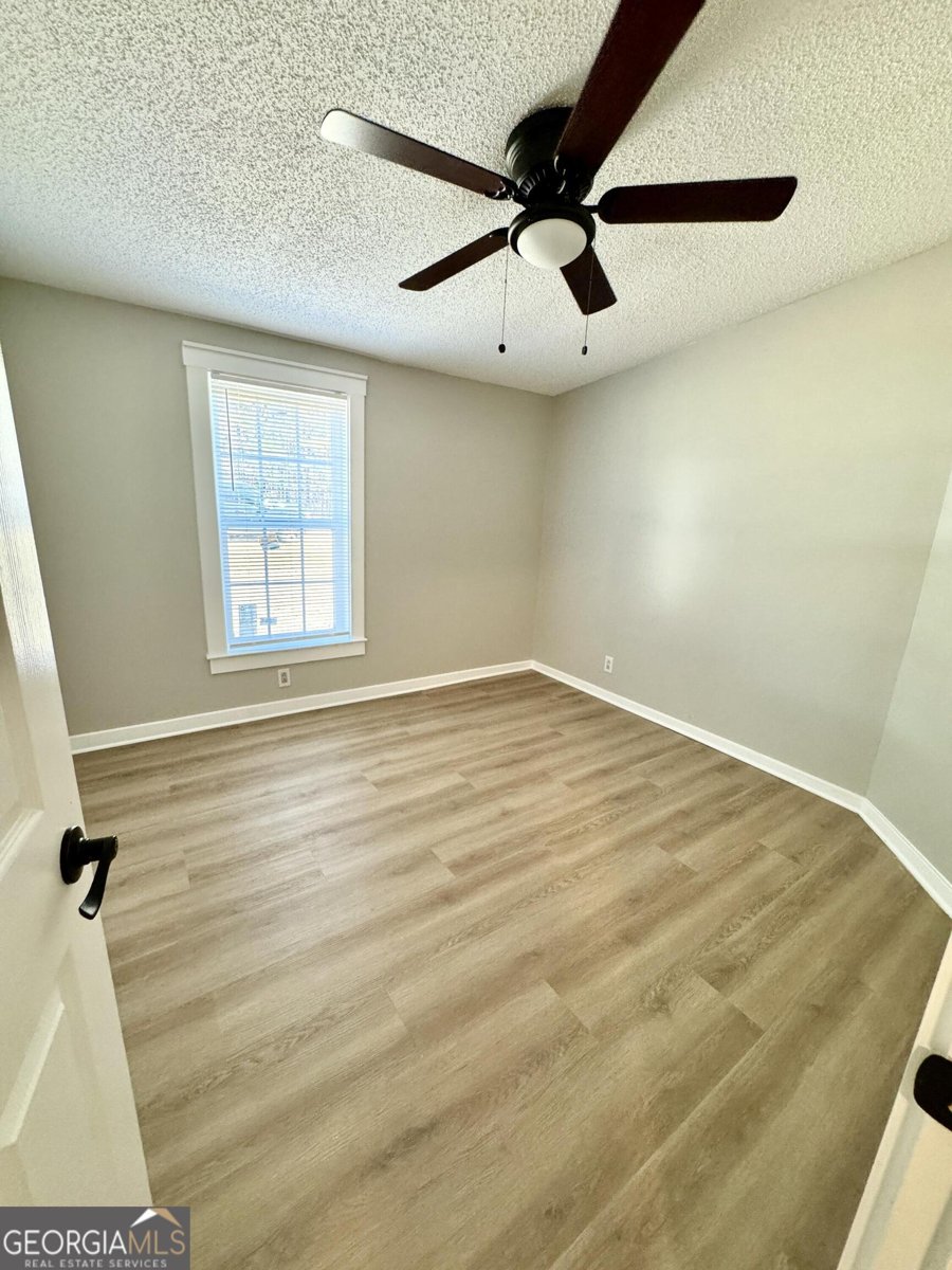 525 Horsefly Road Portal - 13