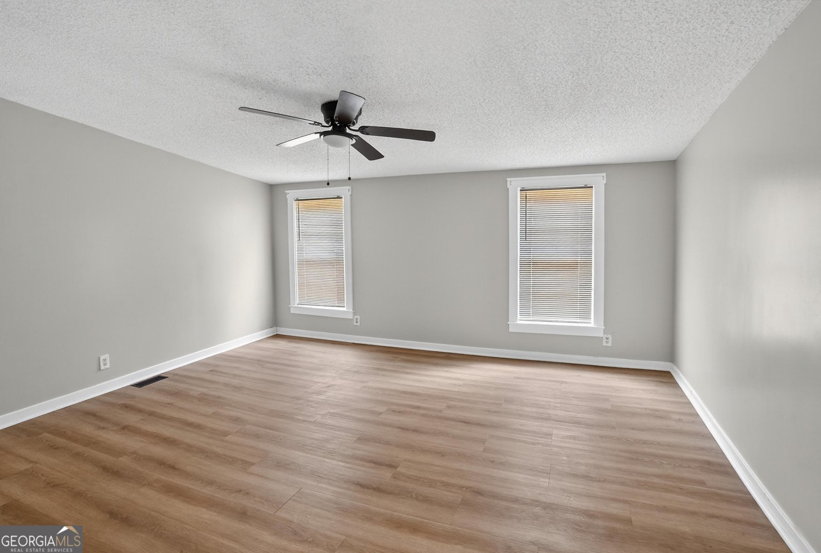525 Horsefly Road Portal - 22