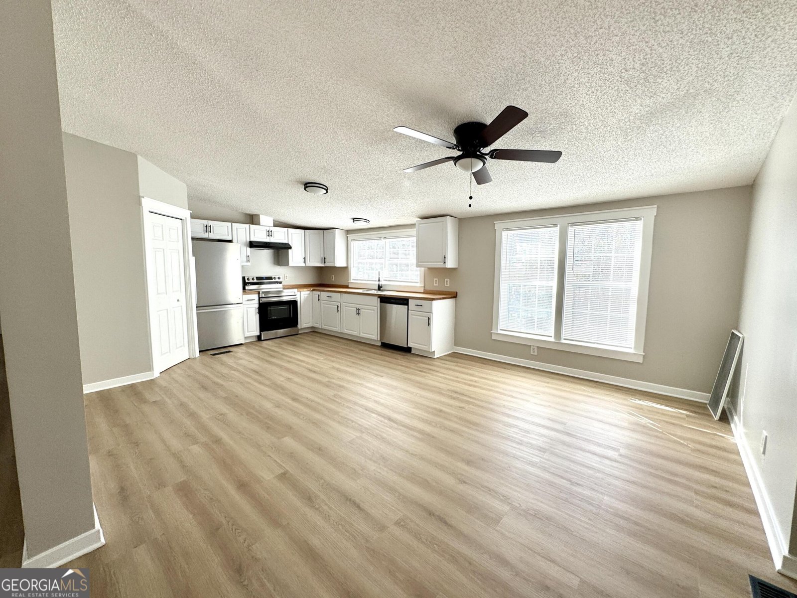 525 Horsefly Road Portal - 4
