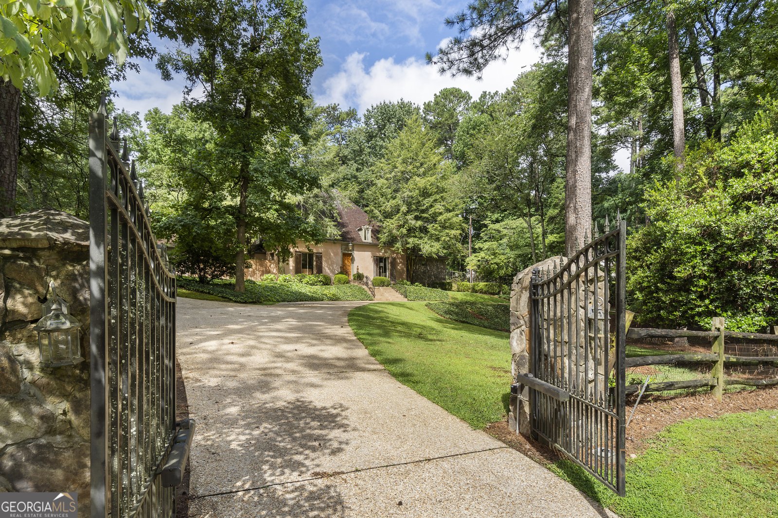 6320 Riverside Drive Sandy Springs - 1