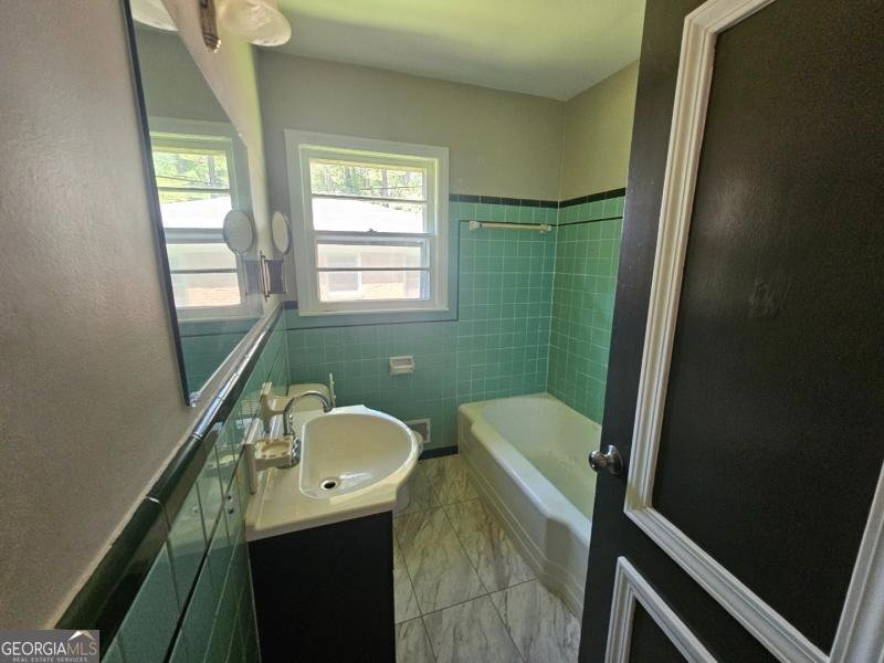 2382 Ridgecrest Lane East Point - 12