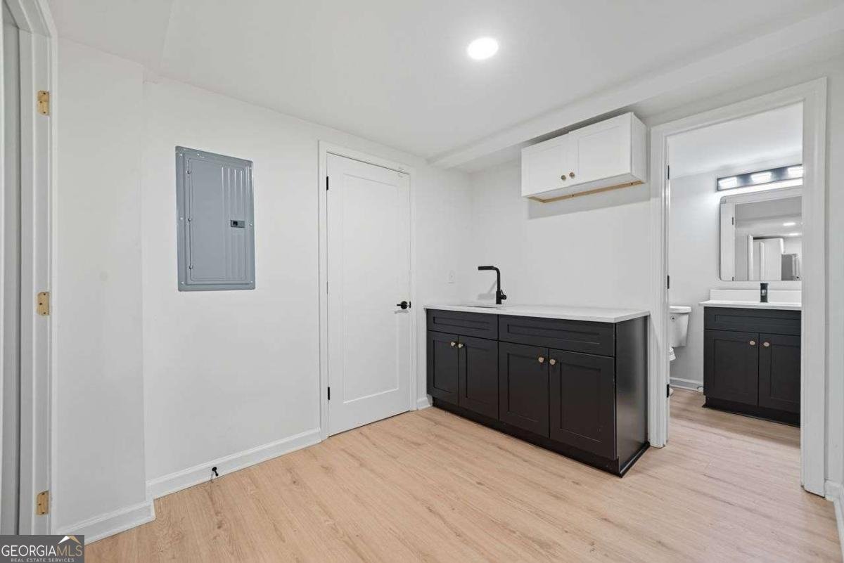 2885 Dale Creek Drive Atlanta - 28
