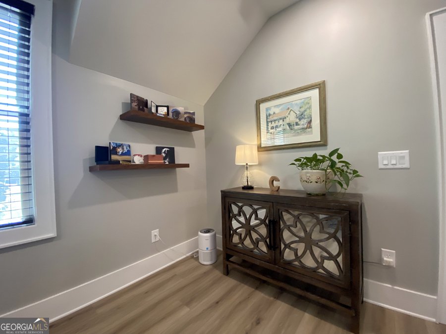 910 Knottywood Drive Lavonia - 17