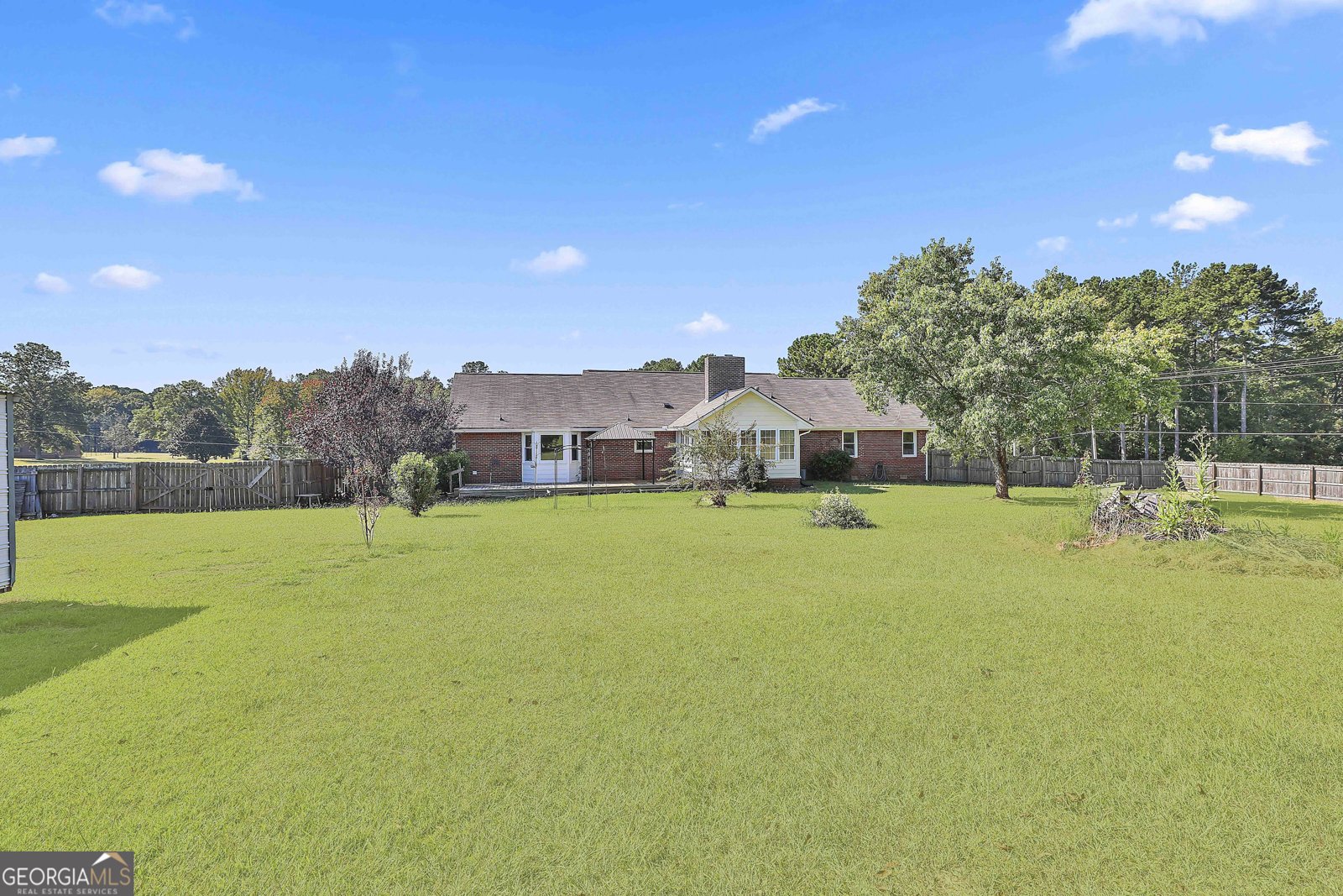 100 Cherokee Place Fayetteville - 37