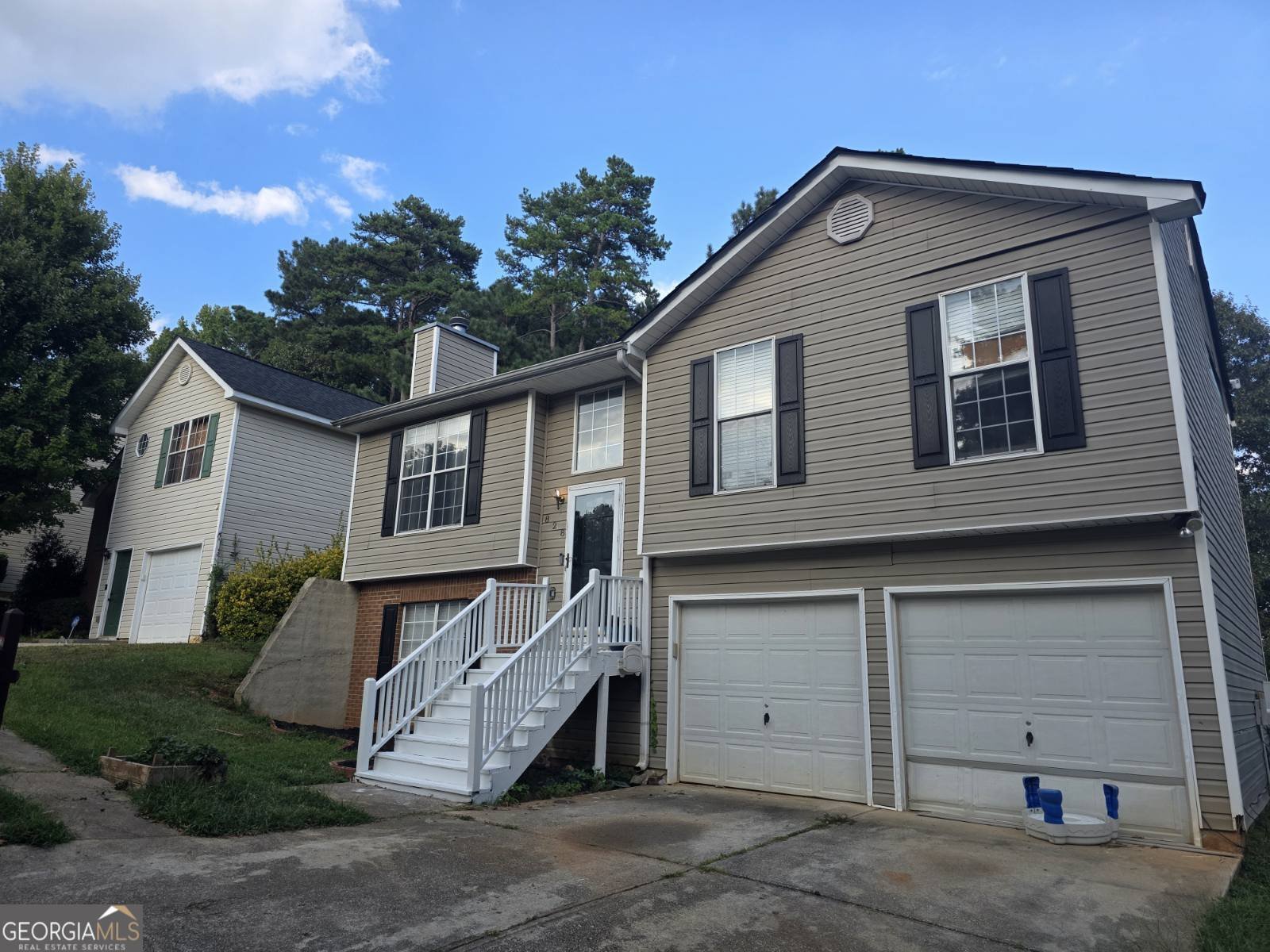 828 Tradd Court Stone Mountain - 2