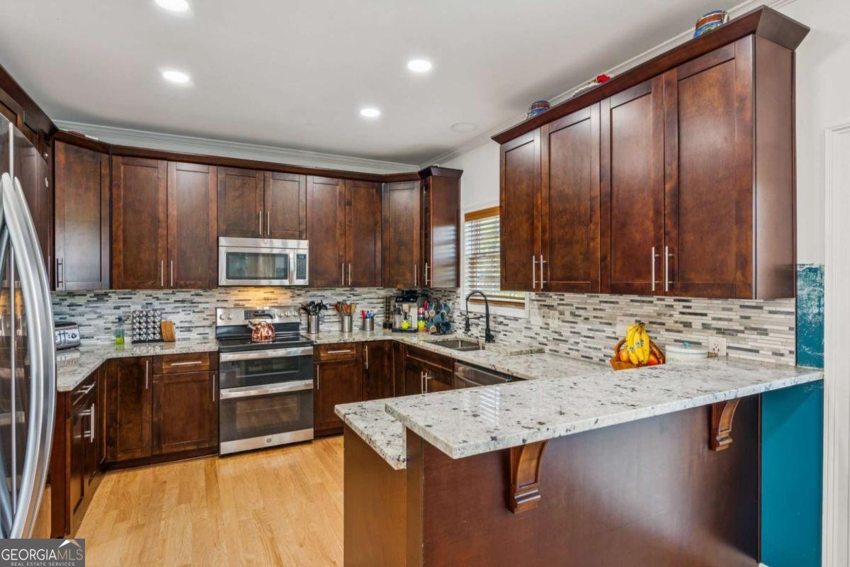 1221 FOUNTAIN HEAD Court Lawrenceville - 11