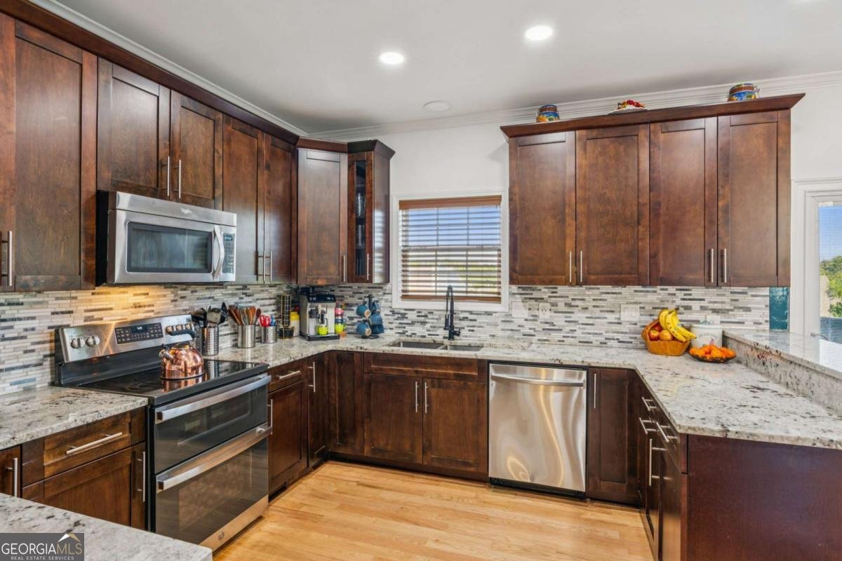 1221 FOUNTAIN HEAD Court Lawrenceville - 12
